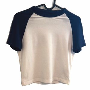 🔵Dark Blue and White / Cropped Crew Neck / Medium Sized⚪️